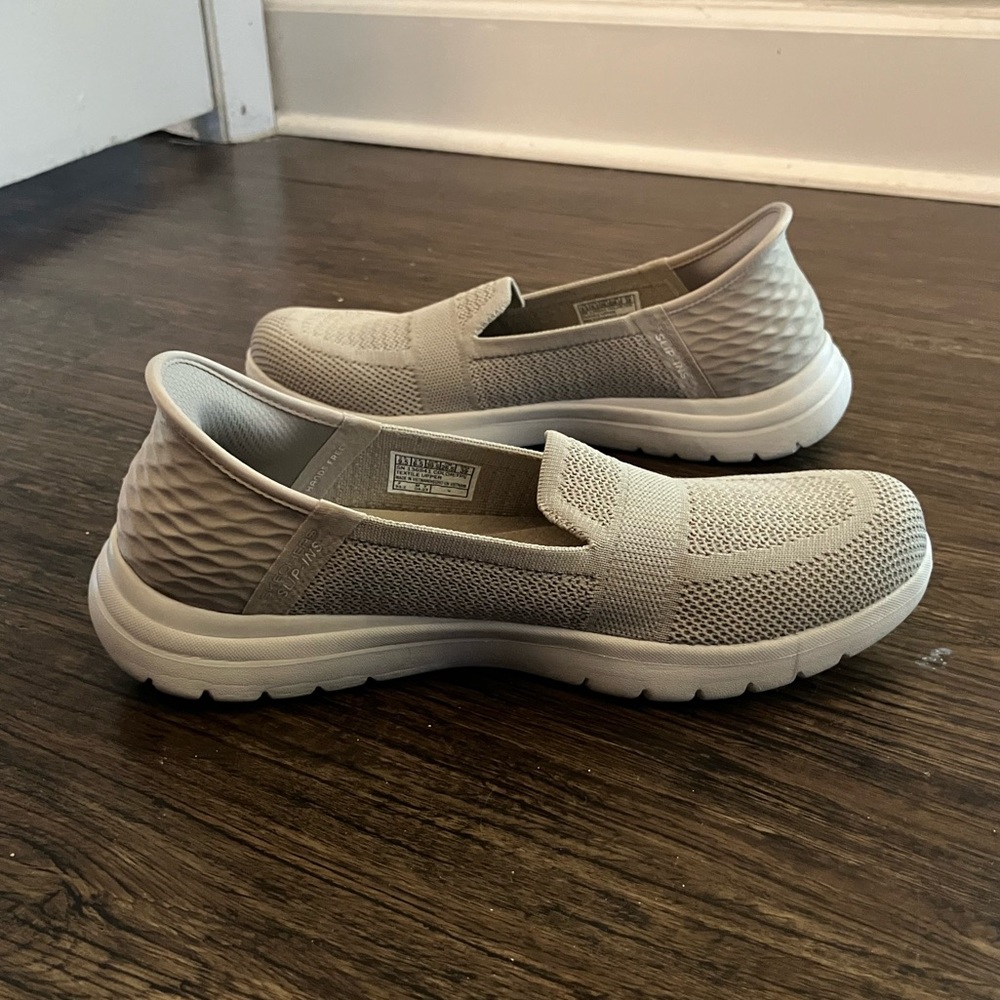 Skechers Slip-Ins - Size 9.5 - image 3